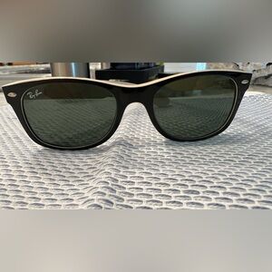 Women’s Ray Ban Wayfarer Sunglasses